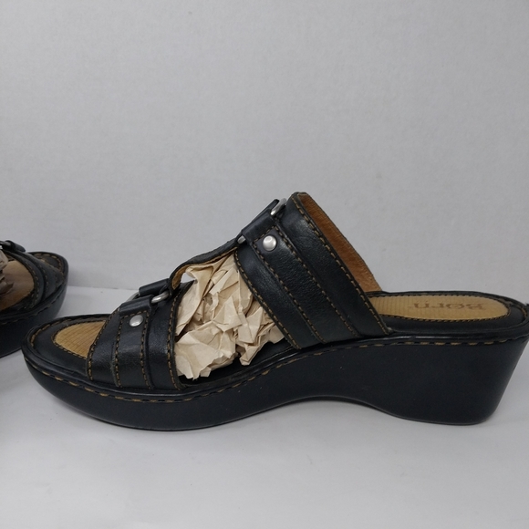 Born Sandals Women's Size 8 Black Leather Wedge Heel Boho Chic Slip on Shoes - Picture 9 of 13